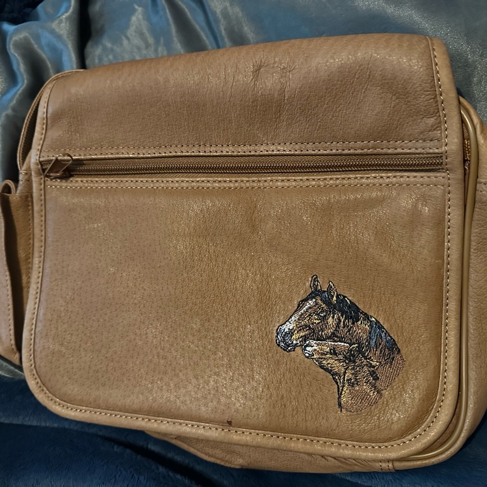 New Kingsport industries Mare and Foal Tan Leather Messenger Bag
